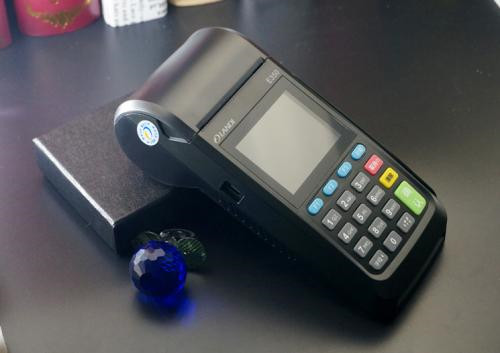 為什么有些POS機(jī)的免費(fèi)送？或者很便宜？